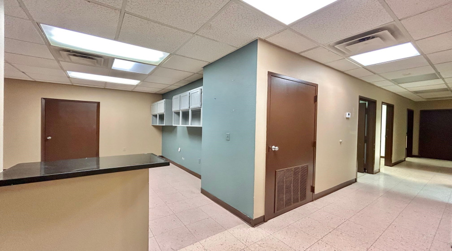 209 W Village Blvd, Laredo, Texas 78041, 6 Rooms Rooms,4 BathroomsBathrooms,Commercial retail/office,For Rent,209 W Village Blvd,20264479