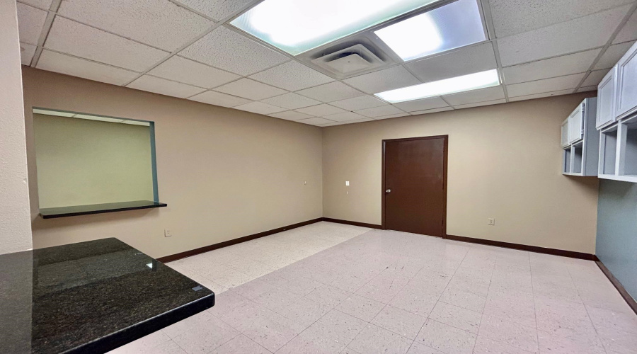 209 W Village Blvd, Laredo, Texas 78041, 6 Rooms Rooms,4 BathroomsBathrooms,Commercial retail/office,For Rent,209 W Village Blvd,20264479