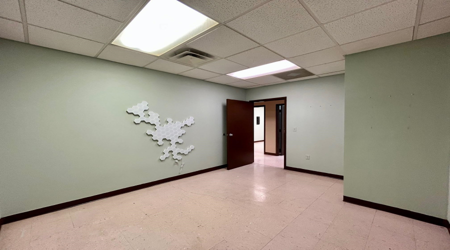 209 W Village Blvd, Laredo, Texas 78041, 6 Rooms Rooms,4 BathroomsBathrooms,Commercial retail/office,For Rent,209 W Village Blvd,20264479