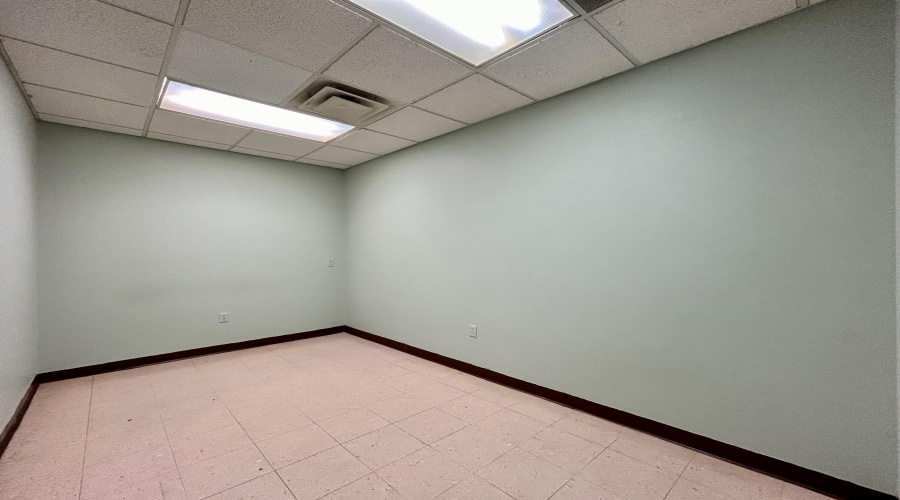 209 W Village Blvd, Laredo, Texas 78041, 6 Rooms Rooms,4 BathroomsBathrooms,Commercial retail/office,For Rent,209 W Village Blvd,20264479