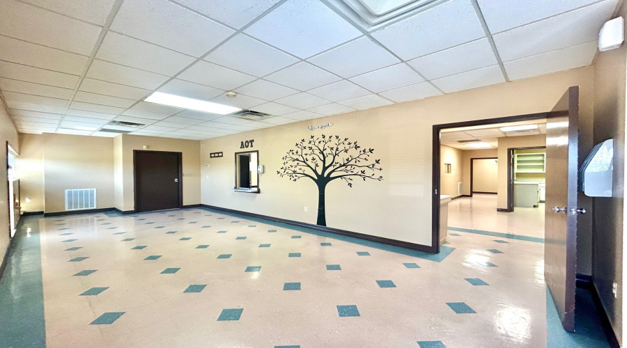 209 W Village Blvd, Laredo, Texas 78041, 6 Rooms Rooms,4 BathroomsBathrooms,Commercial retail/office,For Rent,209 W Village Blvd,20264479