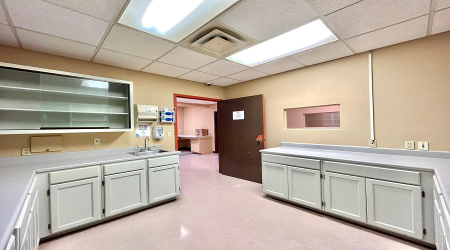 209 W Village Blvd, Laredo, Texas 78041, 6 Rooms Rooms,4 BathroomsBathrooms,Commercial retail/office,For Rent,209 W Village Blvd,20264479