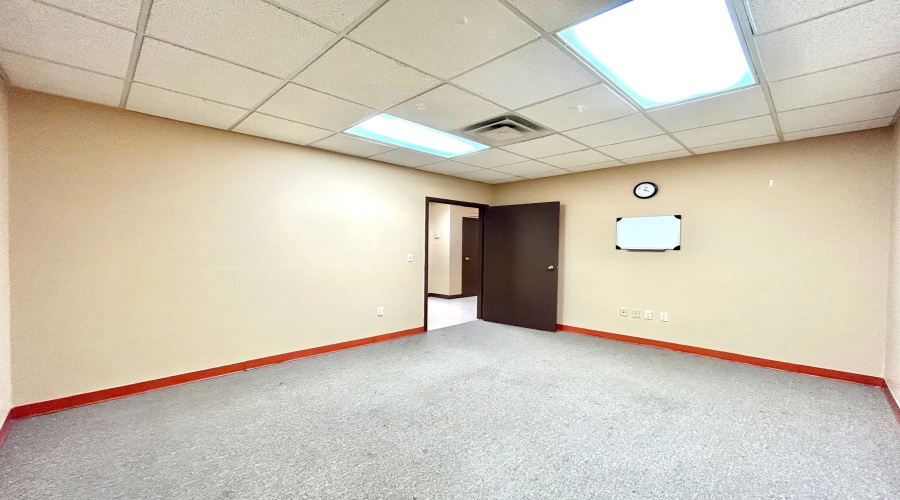 209 W Village Blvd, Laredo, Texas 78041, 6 Rooms Rooms,4 BathroomsBathrooms,Commercial retail/office,For Rent,209 W Village Blvd,20264479