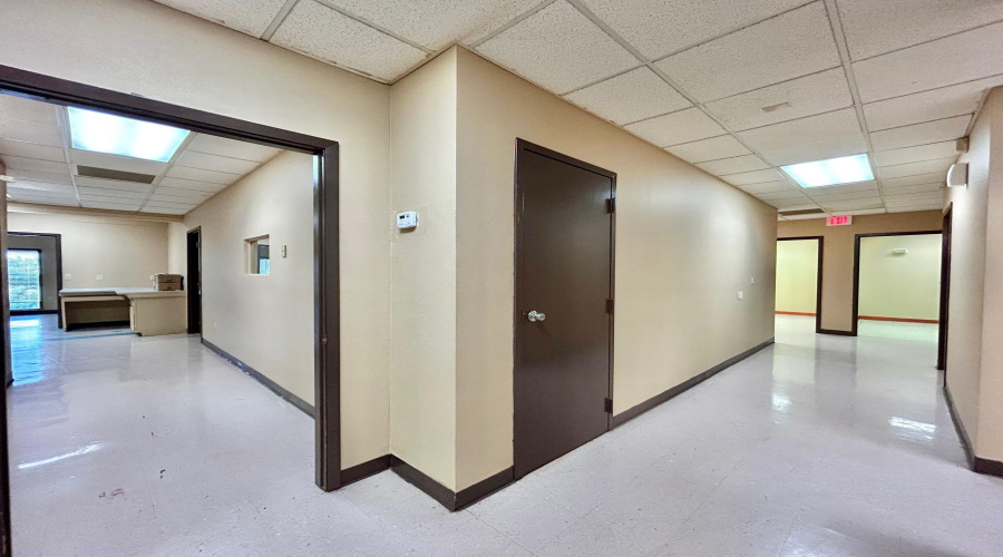 209 W Village Blvd, Laredo, Texas 78041, 6 Rooms Rooms,4 BathroomsBathrooms,Commercial retail/office,For Rent,209 W Village Blvd,20264479