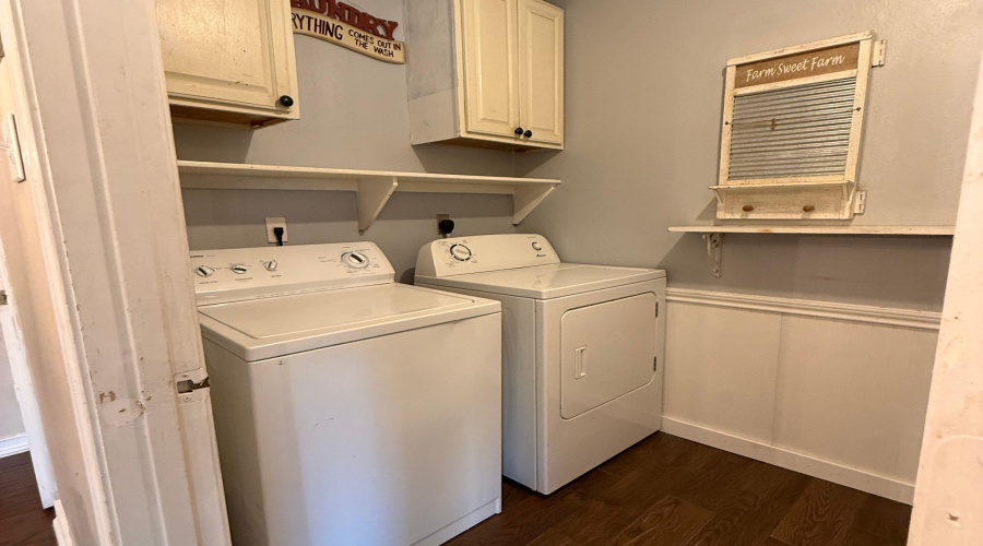 212 Lipan Dr, Laredo, Texas 78045, 3 Bedrooms Bedrooms, 6 Rooms Rooms,2 BathroomsBathrooms,Residential,For Rent,212 Lipan Dr,20264478