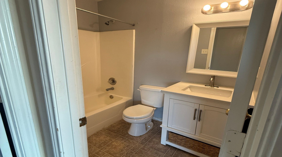 212 Lipan Dr, Laredo, Texas 78045, 3 Bedrooms Bedrooms, 6 Rooms Rooms,2 BathroomsBathrooms,Residential,For Rent,212 Lipan Dr,20264478