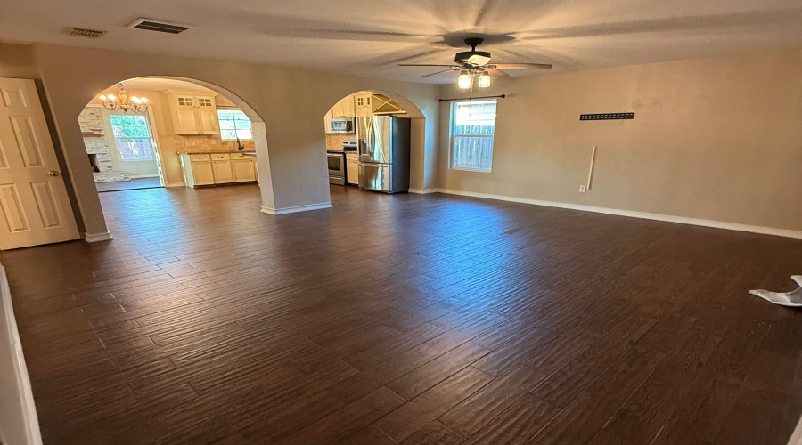 212 Lipan Dr, Laredo, Texas 78045, 3 Bedrooms Bedrooms, 6 Rooms Rooms,2 BathroomsBathrooms,Residential,For Rent,212 Lipan Dr,20264478