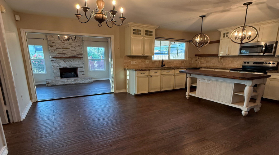 212 Lipan Dr, Laredo, Texas 78045, 3 Bedrooms Bedrooms, 6 Rooms Rooms,2 BathroomsBathrooms,Residential,For Rent,212 Lipan Dr,20264478