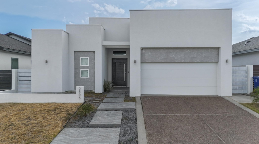 2505 Lucia Ct, Laredo, Texas 78041, 3 Bedrooms Bedrooms, 5 Rooms Rooms,3 BathroomsBathrooms,Residential,For Sale,2505 Lucia Ct,20264484