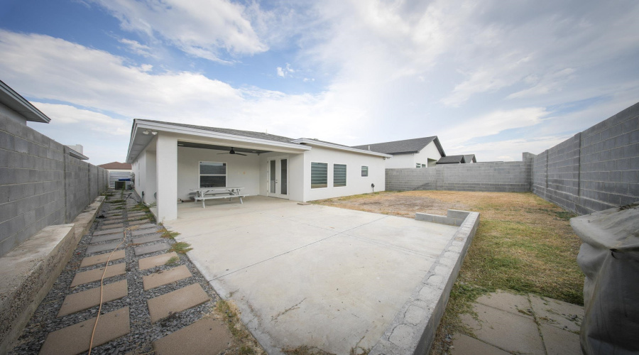 2505 Lucia Ct, Laredo, Texas 78041, 3 Bedrooms Bedrooms, 5 Rooms Rooms,3 BathroomsBathrooms,Residential,For Sale,2505 Lucia Ct,20264484