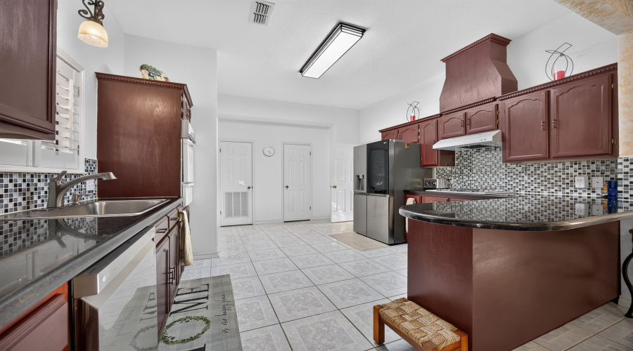9013 Cliff Dr, Laredo, Texas 78045, 3 Bedrooms Bedrooms, 6 Rooms Rooms,2 BathroomsBathrooms,Residential,For Sale,9013 Cliff Dr,20264487