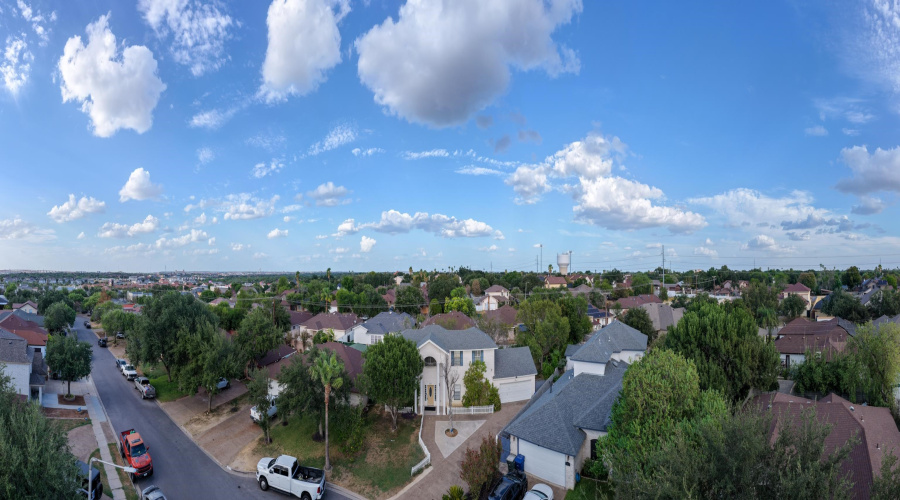 9013 Cliff Dr, Laredo, Texas 78045, 3 Bedrooms Bedrooms, 6 Rooms Rooms,2 BathroomsBathrooms,Residential,For Sale,9013 Cliff Dr,20264487