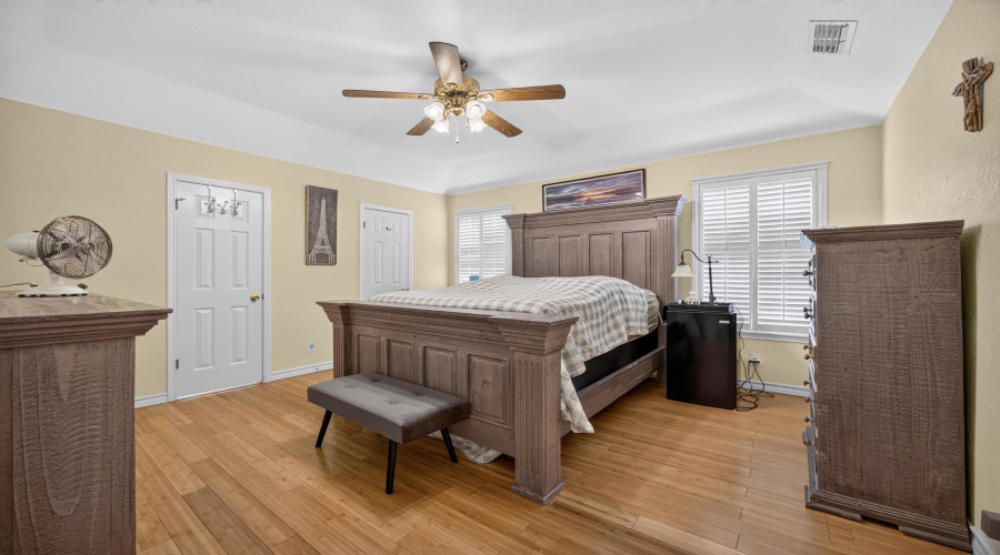9013 Cliff Dr, Laredo, Texas 78045, 3 Bedrooms Bedrooms, 6 Rooms Rooms,2 BathroomsBathrooms,Residential,For Sale,9013 Cliff Dr,20264487