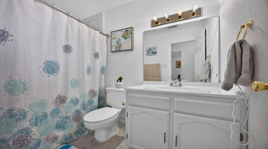9013 Cliff Dr, Laredo, Texas 78045, 3 Bedrooms Bedrooms, 6 Rooms Rooms,2 BathroomsBathrooms,Residential,For Sale,9013 Cliff Dr,20264487