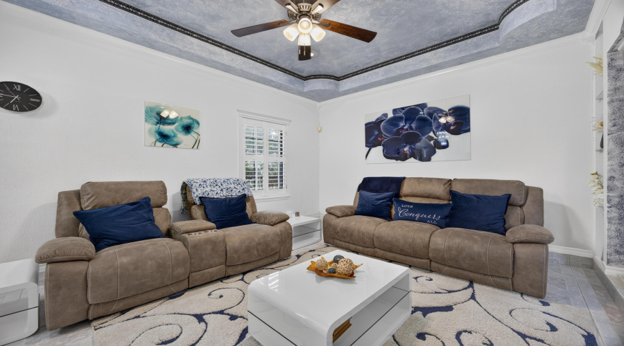 9013 Cliff Dr, Laredo, Texas 78045, 3 Bedrooms Bedrooms, 6 Rooms Rooms,2 BathroomsBathrooms,Residential,For Sale,9013 Cliff Dr,20264487