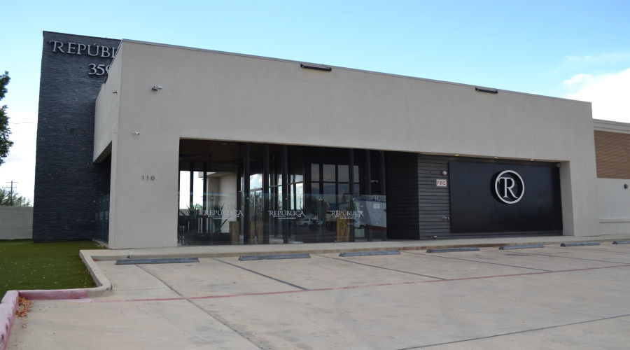 110 Willow Oak, Laredo, Texas 78043, 1 Room Rooms,4 BathroomsBathrooms,Commercial retail/office,For Sale,110 Willow Oak,20264492