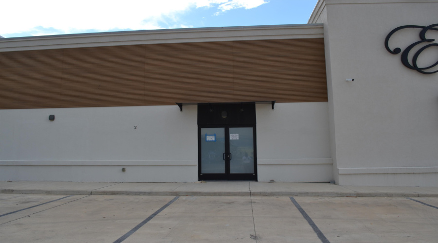 110 Willow Oak, Laredo, Texas 78043, 1 Room Rooms,4 BathroomsBathrooms,Commercial retail/office,For Sale,110 Willow Oak,20264492
