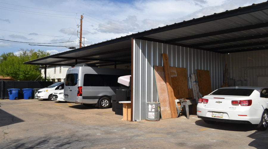 104 W Calton Rd, Laredo, Texas 78041, 1 Room Rooms,3 BathroomsBathrooms,Commercial retail/office,For Sale,104 W Calton Rd,20264493