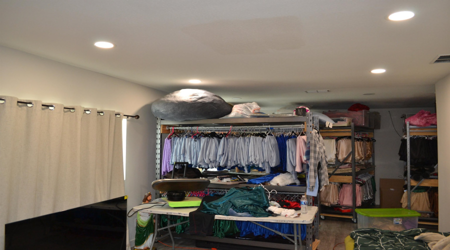 104 W Calton Rd, Laredo, Texas 78041, 1 Room Rooms,3 BathroomsBathrooms,Commercial retail/office,For Sale,104 W Calton Rd,20264493