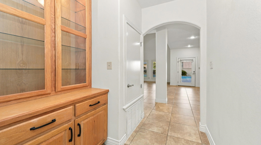 203 Lake Lugano Rd, Laredo, Texas 78041, 3 Bedrooms Bedrooms, 7 Rooms Rooms,3 BathroomsBathrooms,Residential,For Sale,203 Lake Lugano Rd,20264488