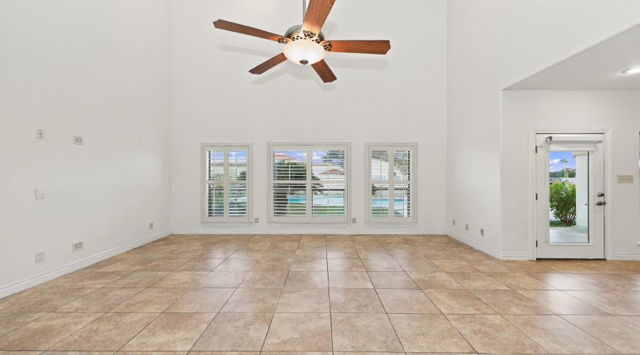 203 Lake Lugano Rd, Laredo, Texas 78041, 3 Bedrooms Bedrooms, 7 Rooms Rooms,3 BathroomsBathrooms,Residential,For Sale,203 Lake Lugano Rd,20264488