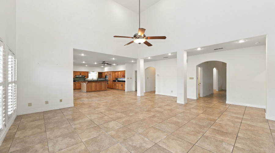 203 Lake Lugano Rd, Laredo, Texas 78041, 3 Bedrooms Bedrooms, 7 Rooms Rooms,3 BathroomsBathrooms,Residential,For Sale,203 Lake Lugano Rd,20264488