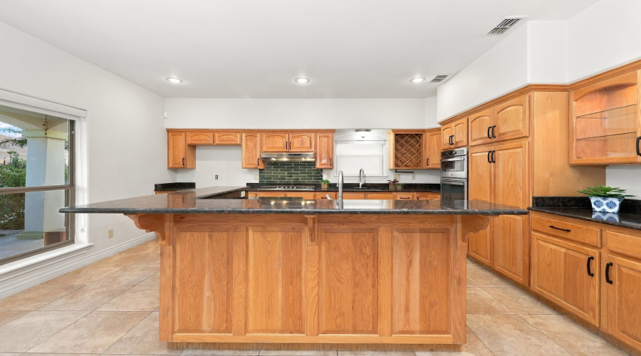 203 Lake Lugano Rd, Laredo, Texas 78041, 3 Bedrooms Bedrooms, 7 Rooms Rooms,3 BathroomsBathrooms,Residential,For Sale,203 Lake Lugano Rd,20264488