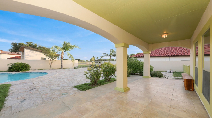 203 Lake Lugano Rd, Laredo, Texas 78041, 3 Bedrooms Bedrooms, 7 Rooms Rooms,3 BathroomsBathrooms,Residential,For Sale,203 Lake Lugano Rd,20264488