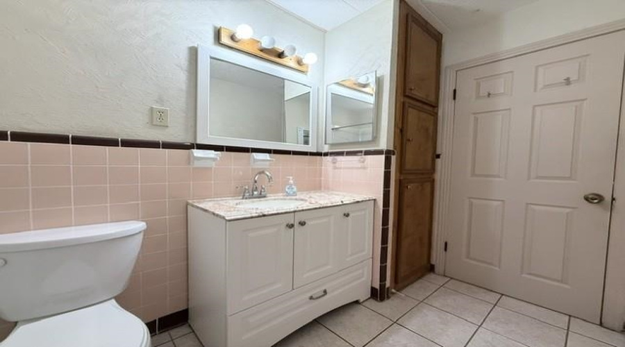 1817 E Lyon St, Laredo, Texas 78043, 3 Bedrooms Bedrooms, 5 Rooms Rooms,1 BathroomBathrooms,Residential,For Rent,1817 E Lyon St,20264490