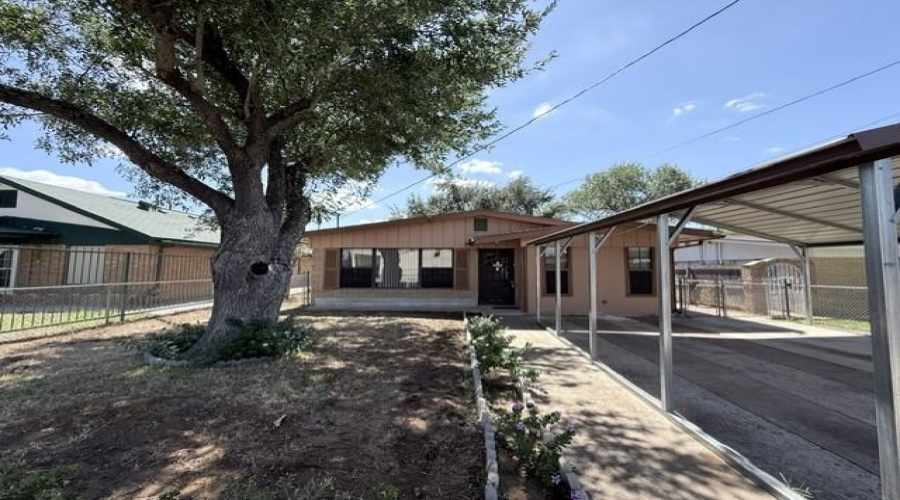 1817 E Lyon St, Laredo, Texas 78043, 3 Bedrooms Bedrooms, 5 Rooms Rooms,1 BathroomBathrooms,Residential,For Rent,1817 E Lyon St,20264490