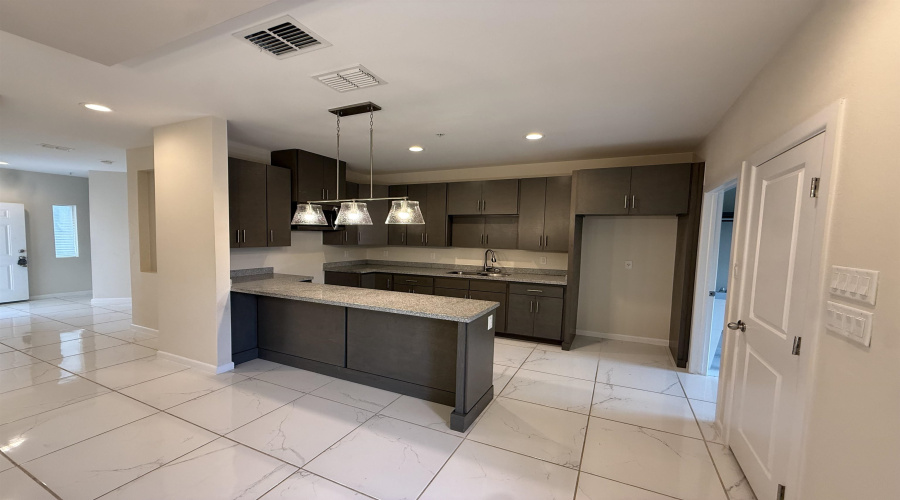 504 Gale Ct, Laredo, Texas 78041, 3 Bedrooms Bedrooms, 5 Rooms Rooms,2 BathroomsBathrooms,Residential,For Rent,504 Gale Ct,20264494