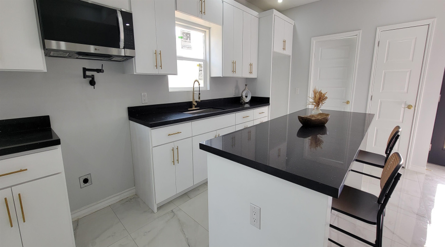 5066 Luna Grande Lp., Laredo, Texas 78046, 4 Bedrooms Bedrooms, 6 Rooms Rooms,2 BathroomsBathrooms,Residential,For Sale,5066 Luna Grande Lp.,20264495