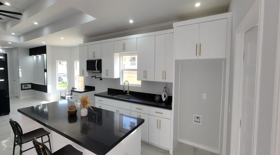 5066 Luna Grande Lp., Laredo, Texas 78046, 4 Bedrooms Bedrooms, 6 Rooms Rooms,2 BathroomsBathrooms,Residential,For Sale,5066 Luna Grande Lp.,20264495