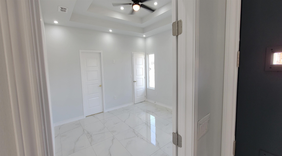 5066 Luna Grande Lp., Laredo, Texas 78046, 4 Bedrooms Bedrooms, 6 Rooms Rooms,2 BathroomsBathrooms,Residential,For Sale,5066 Luna Grande Lp.,20264495