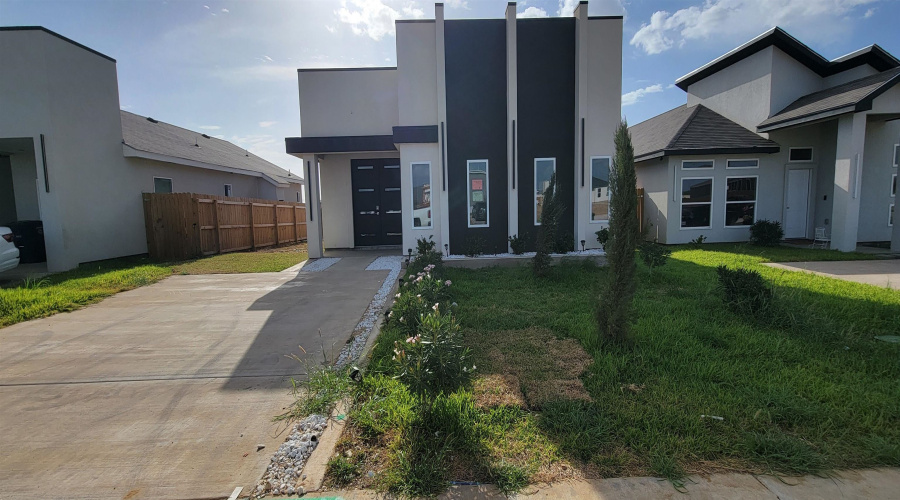 5066 Luna Grande Lp., Laredo, Texas 78046, 4 Bedrooms Bedrooms, 6 Rooms Rooms,2 BathroomsBathrooms,Residential,For Sale,5066 Luna Grande Lp.,20264495