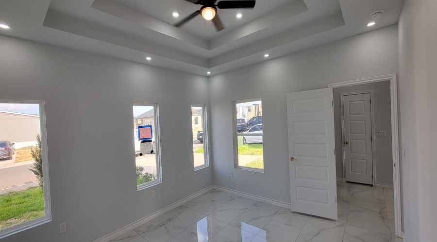 5066 Luna Grande Lp., Laredo, Texas 78046, 4 Bedrooms Bedrooms, 6 Rooms Rooms,2 BathroomsBathrooms,Residential,For Sale,5066 Luna Grande Lp.,20264495