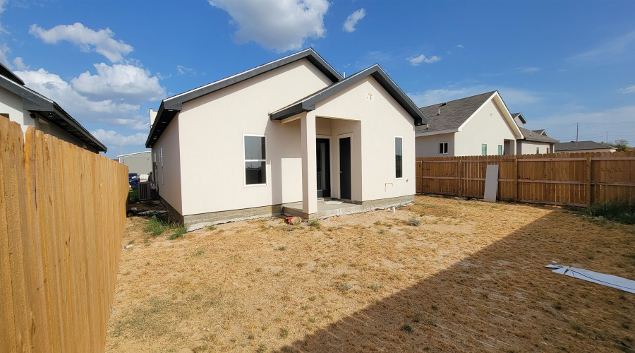 5066 Luna Grande Lp., Laredo, Texas 78046, 4 Bedrooms Bedrooms, 6 Rooms Rooms,2 BathroomsBathrooms,Residential,For Sale,5066 Luna Grande Lp.,20264495