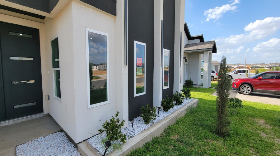 5066 Luna Grande Lp., Laredo, Texas 78046, 4 Bedrooms Bedrooms, 6 Rooms Rooms,2 BathroomsBathrooms,Residential,For Sale,5066 Luna Grande Lp.,20264495