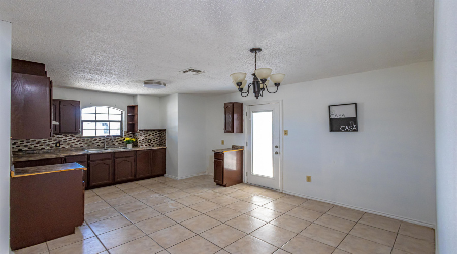 703 Snake Dr, LAREDO, Texas 78045, 3 Bedrooms Bedrooms, 5 Rooms Rooms,2 BathroomsBathrooms,Residential,For Sale,703 Snake Dr,20263050