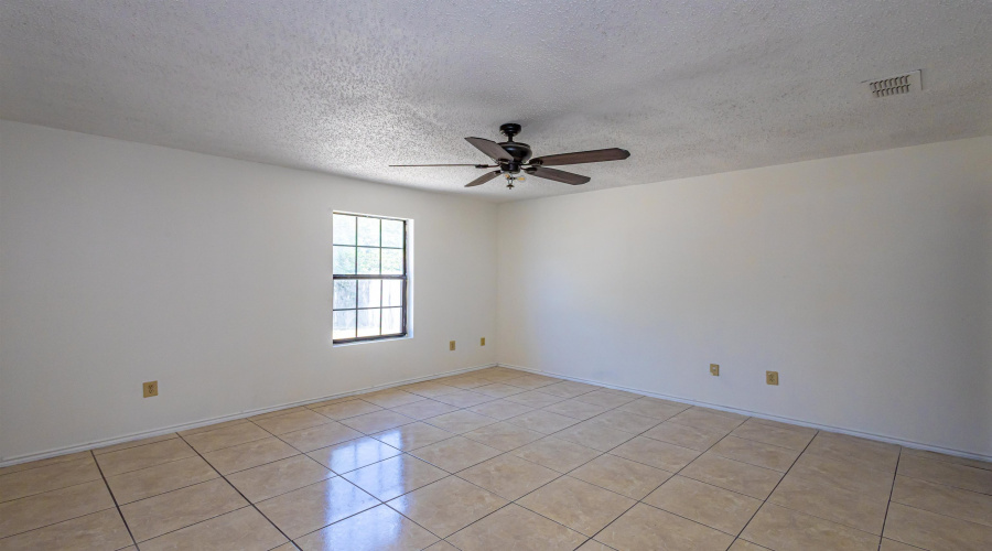 703 Snake Dr, LAREDO, Texas 78045, 3 Bedrooms Bedrooms, 5 Rooms Rooms,2 BathroomsBathrooms,Residential,For Sale,703 Snake Dr,20263050