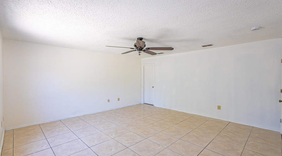 703 Snake Dr, LAREDO, Texas 78045, 3 Bedrooms Bedrooms, 5 Rooms Rooms,2 BathroomsBathrooms,Residential,For Sale,703 Snake Dr,20263050