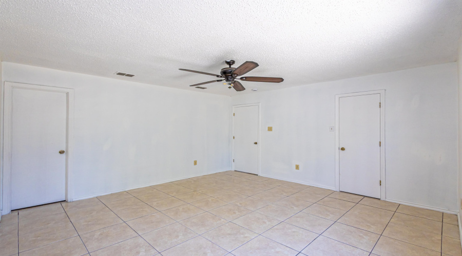 703 Snake Dr, LAREDO, Texas 78045, 3 Bedrooms Bedrooms, 5 Rooms Rooms,2 BathroomsBathrooms,Residential,For Sale,703 Snake Dr,20263050