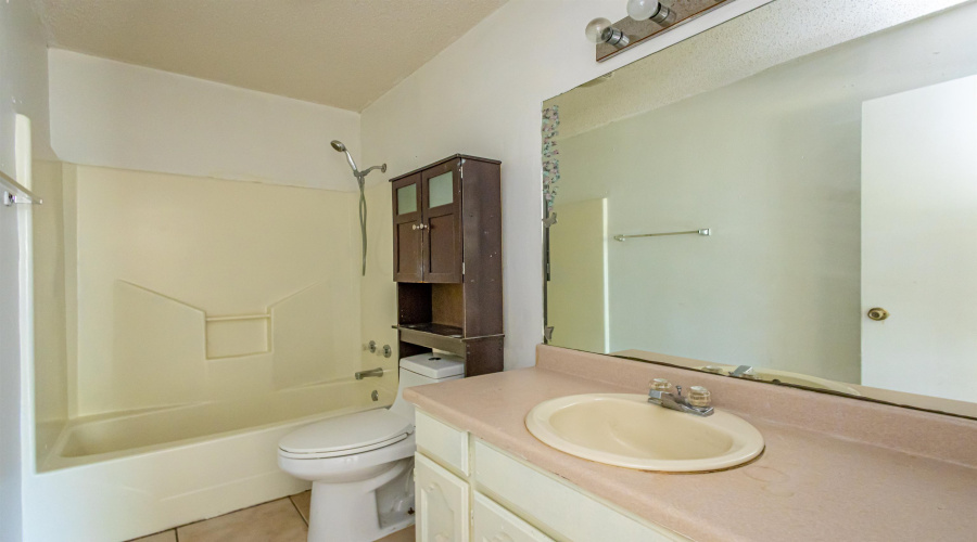 703 Snake Dr, LAREDO, Texas 78045, 3 Bedrooms Bedrooms, 5 Rooms Rooms,2 BathroomsBathrooms,Residential,For Sale,703 Snake Dr,20263050