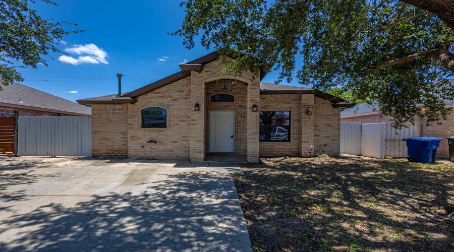 703 Snake Dr, LAREDO, Texas 78045, 3 Bedrooms Bedrooms, 5 Rooms Rooms,2 BathroomsBathrooms,Residential,For Sale,703 Snake Dr,20263050