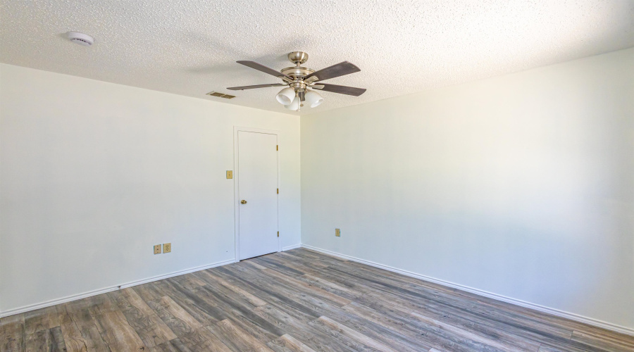 703 Snake Dr, LAREDO, Texas 78045, 3 Bedrooms Bedrooms, 5 Rooms Rooms,2 BathroomsBathrooms,Residential,For Sale,703 Snake Dr,20263050