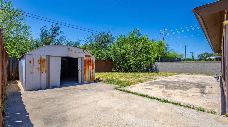 703 Snake Dr, LAREDO, Texas 78045, 3 Bedrooms Bedrooms, 5 Rooms Rooms,2 BathroomsBathrooms,Residential,For Sale,703 Snake Dr,20263050