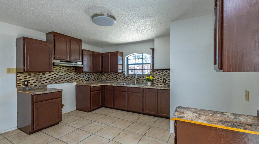 703 Snake Dr, LAREDO, Texas 78045, 3 Bedrooms Bedrooms, 5 Rooms Rooms,2 BathroomsBathrooms,Residential,For Sale,703 Snake Dr,20263050