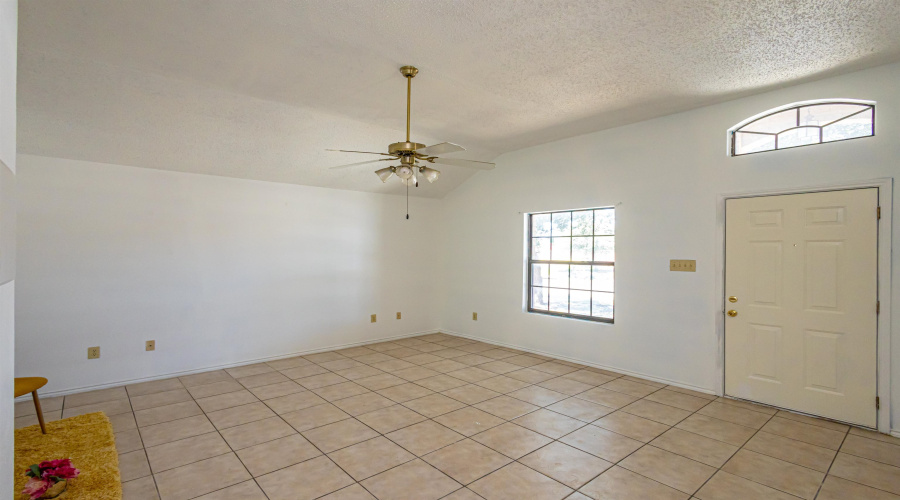 703 Snake Dr, LAREDO, Texas 78045, 3 Bedrooms Bedrooms, 5 Rooms Rooms,2 BathroomsBathrooms,Residential,For Sale,703 Snake Dr,20263050