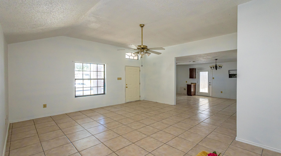 703 Snake Dr, LAREDO, Texas 78045, 3 Bedrooms Bedrooms, 5 Rooms Rooms,2 BathroomsBathrooms,Residential,For Sale,703 Snake Dr,20263050