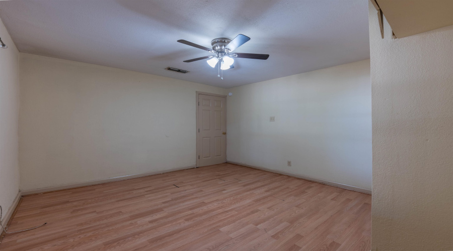 102 Chihuahua St, Laredo, Texas 78040, 7 Bedrooms Bedrooms, 10 Rooms Rooms,3 BathroomsBathrooms,Residential,For Sale,102 Chihuahua St,20264500